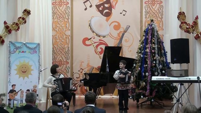 Ю.С. Шевченко, Д. Шевченко. В тёмном лесе. смотреть онлайн