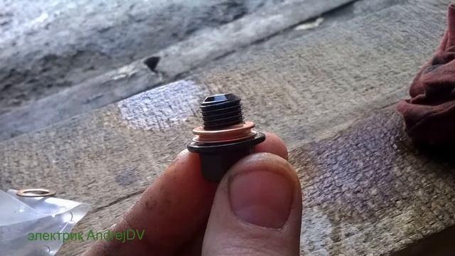 Замена масла в двигателе Ниссан Ноут 1.4. Как заменить масло двигателя Ниссан Ноте. Замена фильтр смотреть онлайн