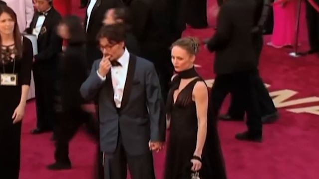 Vanessa Paradis REVEALS She’s Trying To Rebuild Her Relationship With Johnny Depp смотреть онлайн