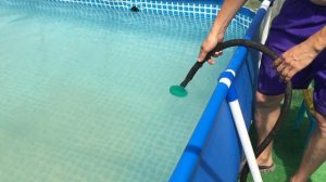 Пылесос для бассейна без насоса. Чистка дна бассейна.