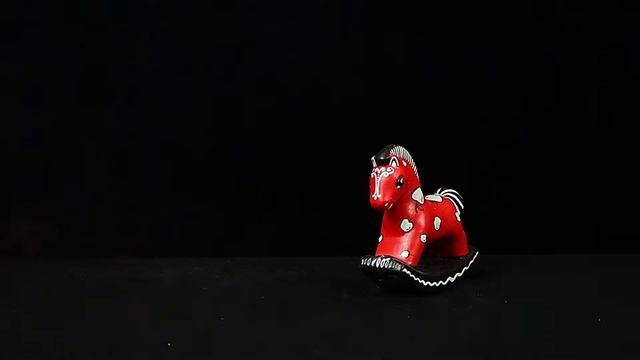 Разбиваем керамическую лошадку Гиря и Лошадка. Horror всем к просмотру 6+ смотреть онлайн