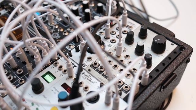 Artifacts // Moog Grandmother + Elektron + Modular смотреть онлайн