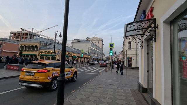 Гуляем по Москве. Обед в кафе 