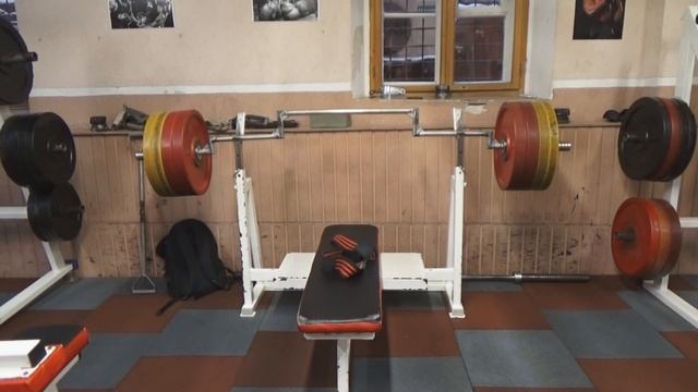 МОЩНЫЙ ЖИМ НА П-ОБАЗНОМ ГРИФЕ! смотреть онлайн