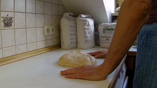 Вымесить тесто руками без тестомешалки смотреть онлайн