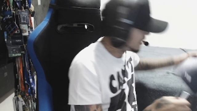 FALLEN EXPLICANDO PRO FNX COMO VER ATRAVÉS DA MOLOTOV! смотреть онлайн