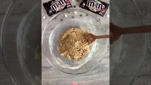 MARSHMALLOW & M&M COOKIES | EASY COOKIE RECIPE смотреть онлайн