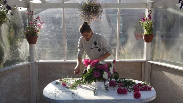 Composition from Flowers в Садовом Стиле Цветы на КЕНЗАНЕ Искусство Флористики смотреть онлайн