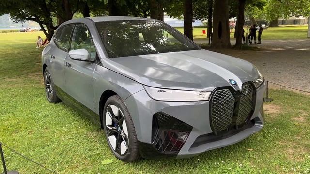 CAR THAT CHANGES COLOR - BMW iX Flow (crazy color changing technology demonstration) смотреть онлайн