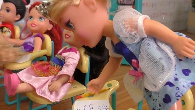 MATH Test ! Elsa and Anna toddlers at School - Who's cheating ? Pet hamster смотреть онлайн