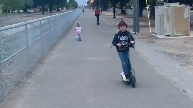 Quarantine Walk With The Kids Fresh Air And Razor Scooter’s смотреть онлайн