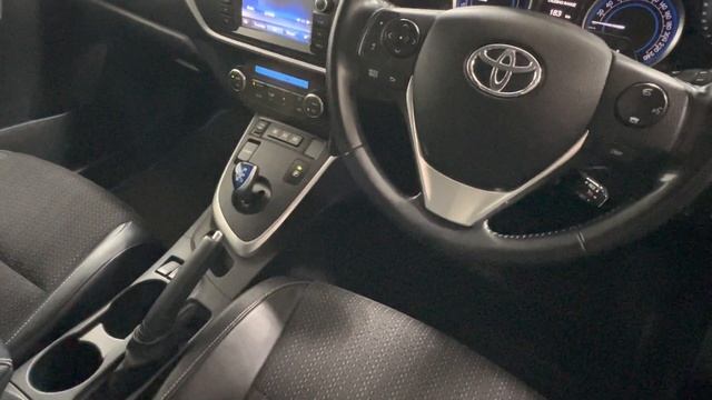 151DL410 TOYOTA AURIS 1 8 5DR HYBRID LUX смотреть онлайн