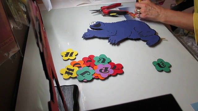 Elmo and Cookie monster Birthday centerpieces смотреть онлайн