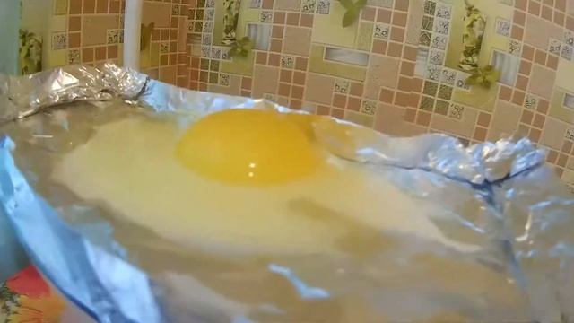 Как приготовить яичницу на утюге? смотреть онлайн