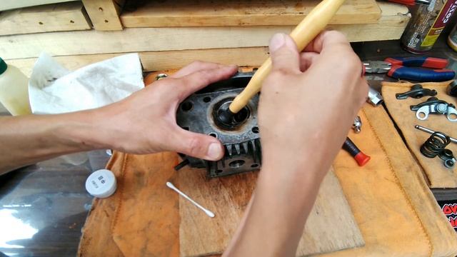 【JAZZ 50】　超簡単バルブコッター脱着　＆　バルブすり合わせしてみた【Honda Moped】 смотреть онлайн