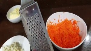 Салат с морковью и плавленым сырком . Вкусно и полезно.