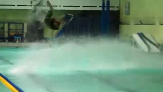 Вейкборд в бассейне, тренировка 15.02.2013 22:00 смотреть онлайн