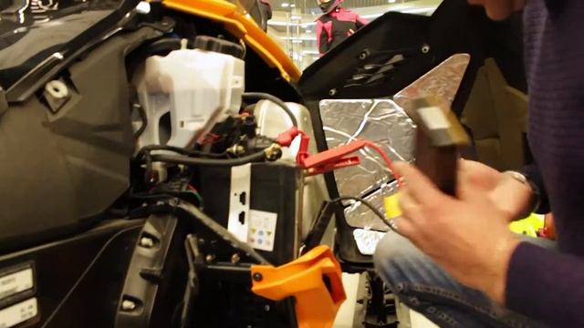 Пусковое устройство Hummer. Заводим снегоход