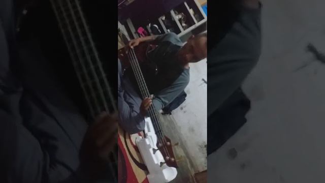 (Nyobain Washburn XB-800 jadul) fucking hostile смотреть онлайн
