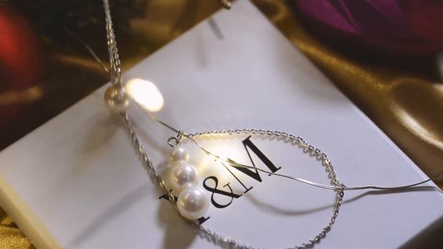 Серьги и колье с жемчугом и бриллиантами ART OF GLOW