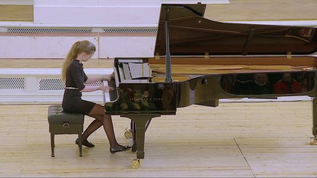 В.Гаврилин. Токката. Исполняет Василиса Евстигнеева смотреть онлайн