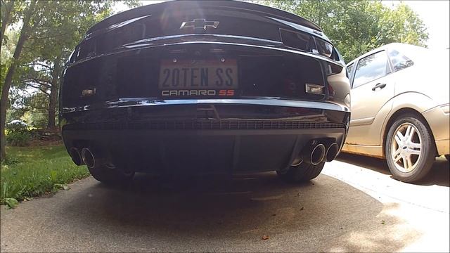 2013 1LE Camaro Dual mode exhaust start up, rev and walk around смотреть онлайн