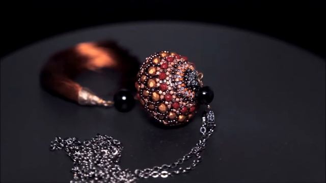 Сотуар Соцветие корицы из чешских бусин и японского бисера в технике плетения смотреть онлайн