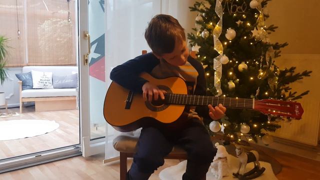 Кузнечик played by Olivers on guitar (Russian song) смотреть онлайн