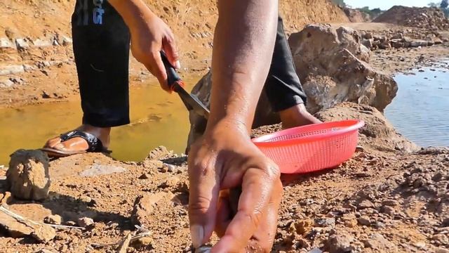 Treasure Hunting! Gold Miner fuond anad Digging for Treasure worth Million Dollar, Mining Exciting. смотреть онлайн