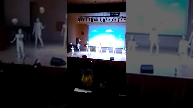 На большом воздушном шаре. Стань Звездой! смотреть онлайн