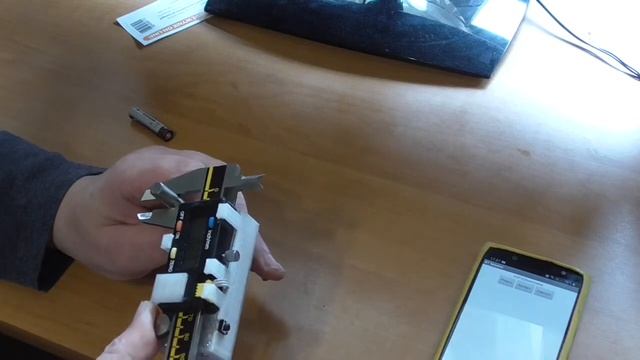 Gadająca suwmiarka смотреть онлайн