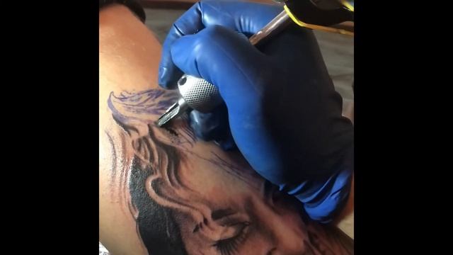 Татуировка в реализме, как делать? Мои первые шаги. Бьем девушку! смотреть онлайн