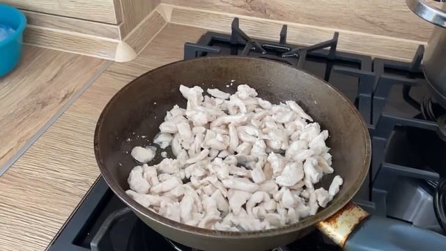 Заказ поступил ? Жарю блины ￼? Варю супчик ￼? смотреть онлайн
