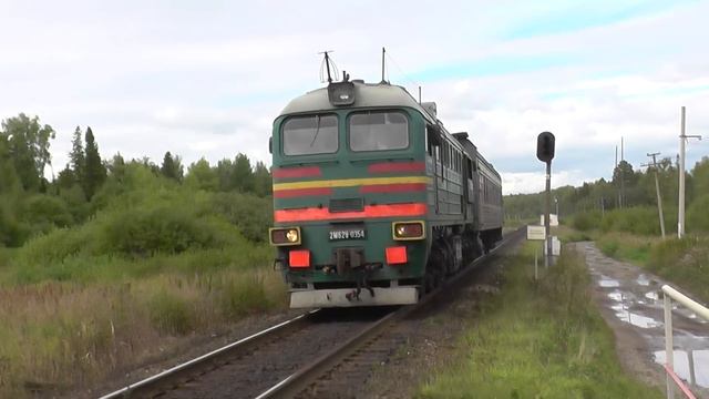 Тепловоз 2М62У-0354 с пригородным поездом Чур - Ижевск смотреть онлайн