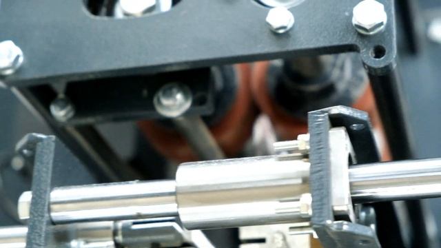 Автомат для фасовки/упаковки в пакеты Саше: работа ножей, отрезающих пакеты. Серийная модель смотреть онлайн