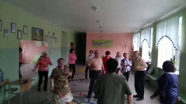 Зажигательные танцы в клубе "Веселка"!! смотреть онлайн