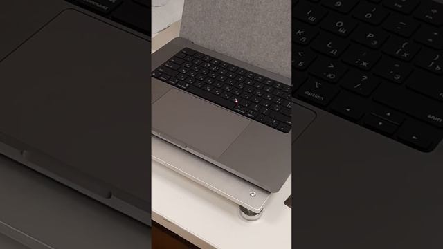 Лазерная гравировка Macbook (теперь ростеста нет). смотреть онлайн