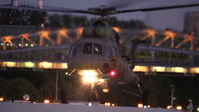 Вечерний винтокрылый красавчик Ми-8АМТШ-1 с шикарным звуком и огнями / ВЕРТОЛЕТЫ РОССИИ /HELICOPTER смотреть онлайн