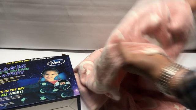 Видео обзор: Светящийся в темноте плед покрывало со звездами день/ночь Blanket kids Magic Star смотреть онлайн