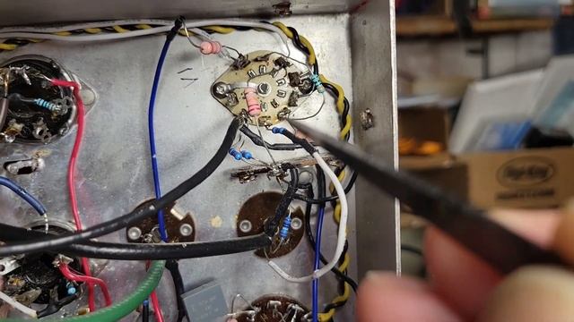 Push-Pull Tube Amp Rebuild and Testing: Birth of the BV-6V6 смотреть онлайн