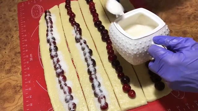 Пирог «улитка» с вишней. смотреть онлайн