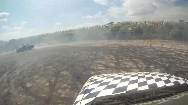 VW Pfingsttreffen 2012 -4- Drift United Burnout WM FKC Tuning Ford Sierra Queen BMW E28 5er Bautzen смотреть онлайн