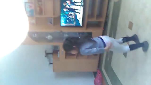 Сестрёнка танцует пот песни с пасито смотреть онлайн