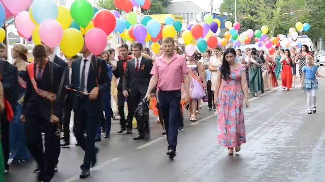 20150623Kor 1 Парад выпускников. Кореновск 2015 смотреть онлайн