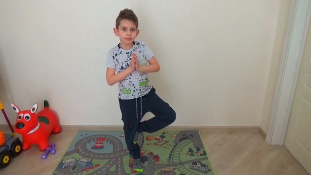 #карантин #йога #cпорт #йога Чем заняться на карантине Карантин в Краснодарском крае. Спорт . Йога. смотреть онлайн