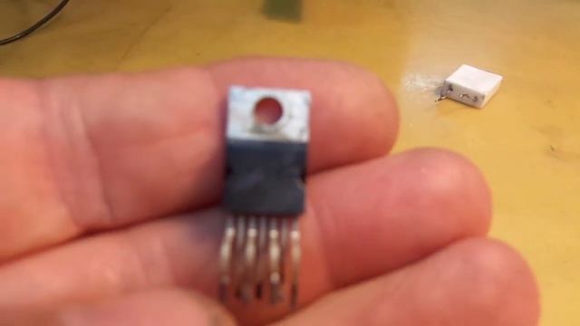 Ремонт телевизора Arvin CT2106. Путаница с ТДКСами. Последствия. Курсы телемастеров.