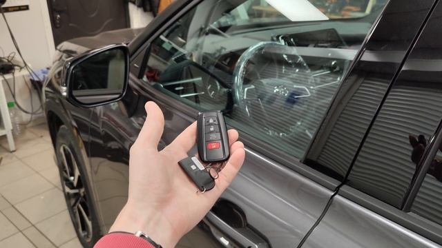 Сигнализация с автозапуском на Toyota Highlander 2022. Pandora DXL 4710 смотреть онлайн