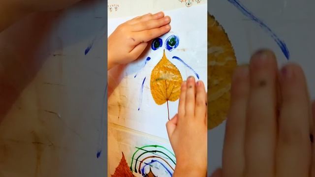 Алиса рисует костер, осень и жуков смотреть онлайн