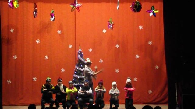 "NoN-StoP"- Танец на Новый год) ВСЕХ С НОВЫМ ГОДОМ ))) смотреть онлайн