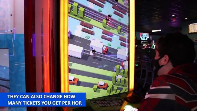 Who Can Win The Better Arcade Prize with Only $15? смотреть онлайн